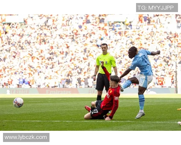 足球明星进球瞬间的标志性图片集锦展示与解析